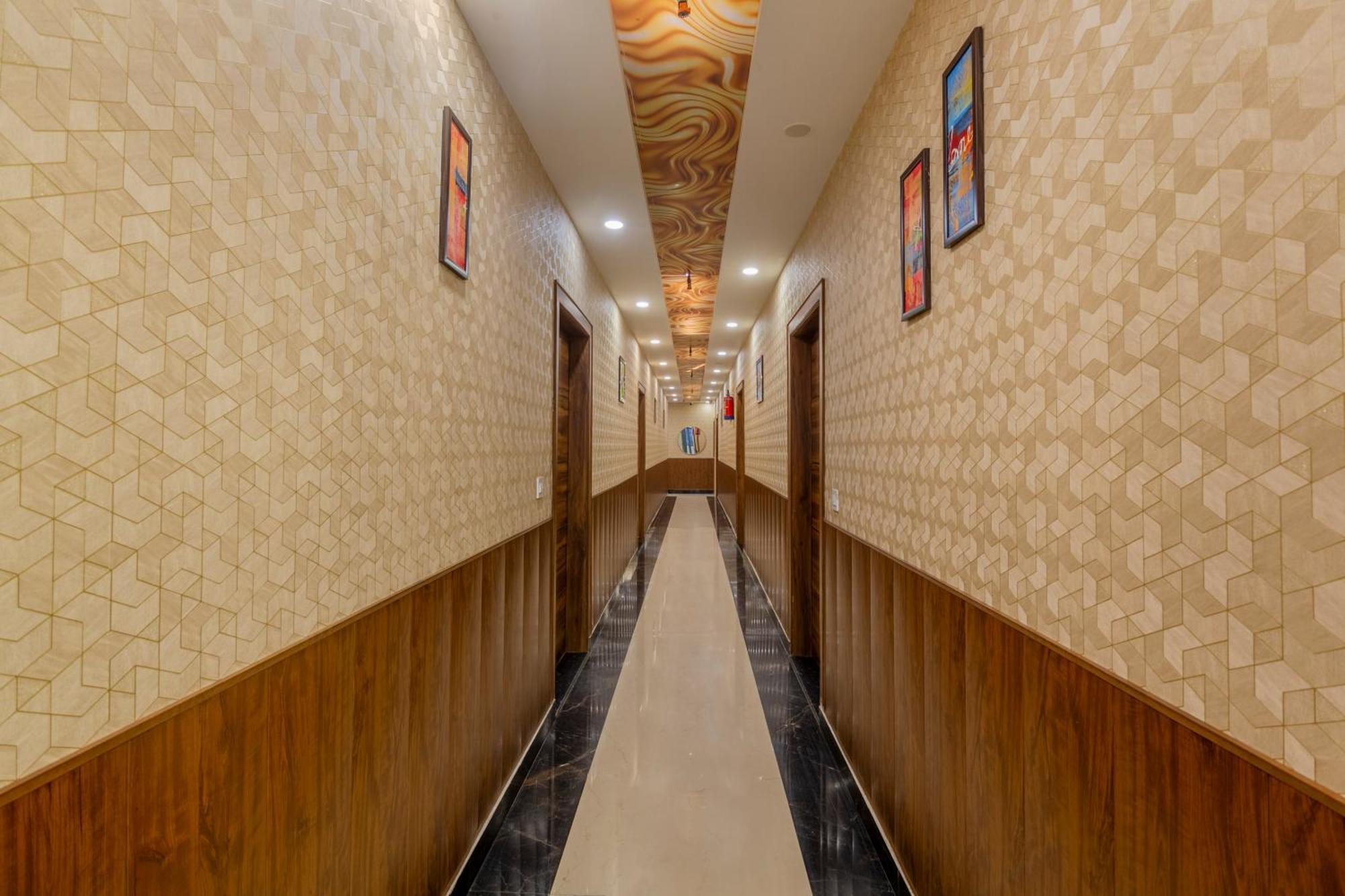 Shree Jee Hotel - Nit Faridabad Buitenkant foto