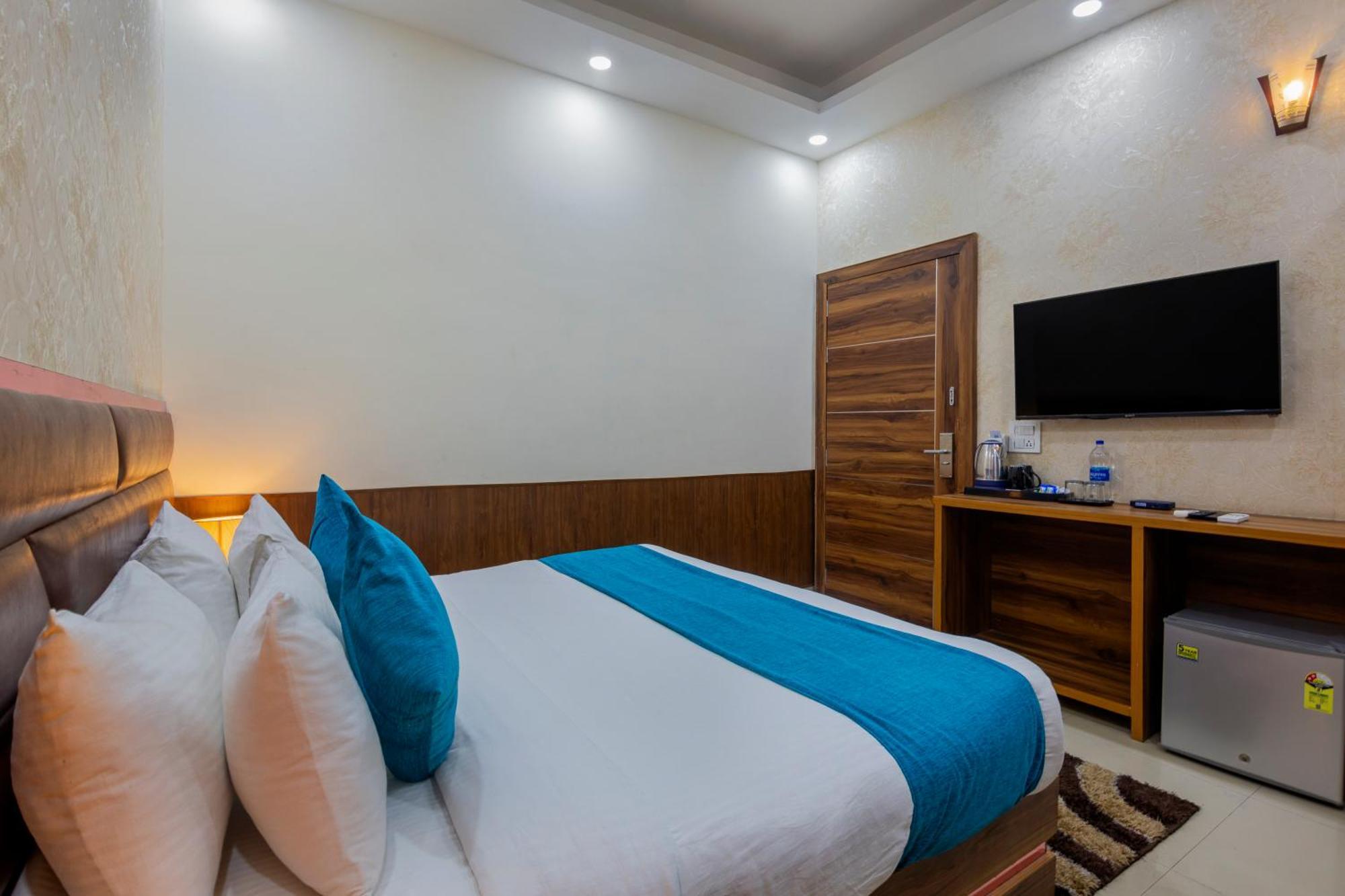 Shree Jee Hotel - Nit Faridabad Buitenkant foto