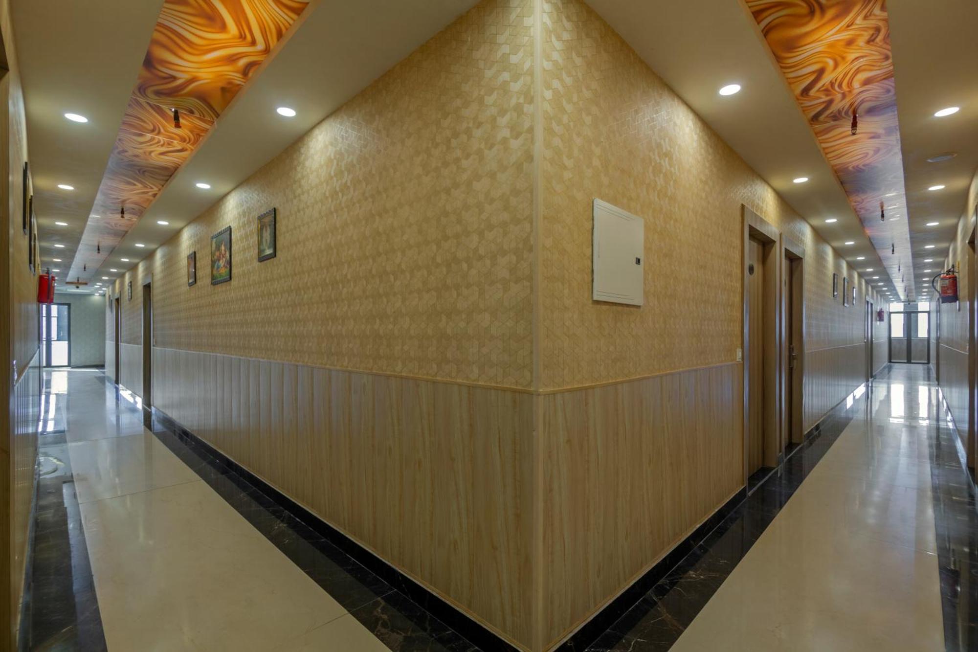 Shree Jee Hotel - Nit Faridabad Buitenkant foto