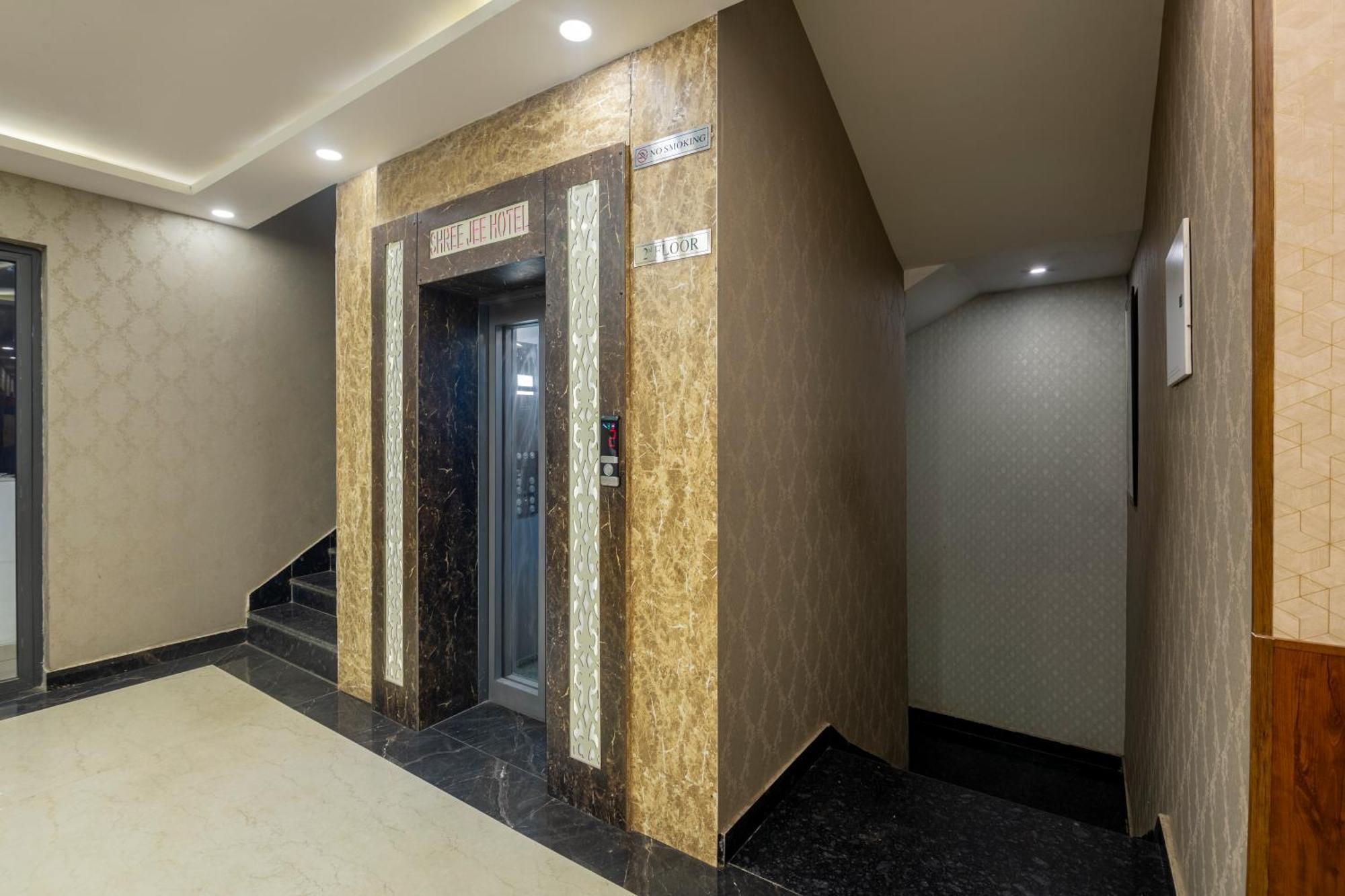 Shree Jee Hotel - Nit Faridabad Buitenkant foto