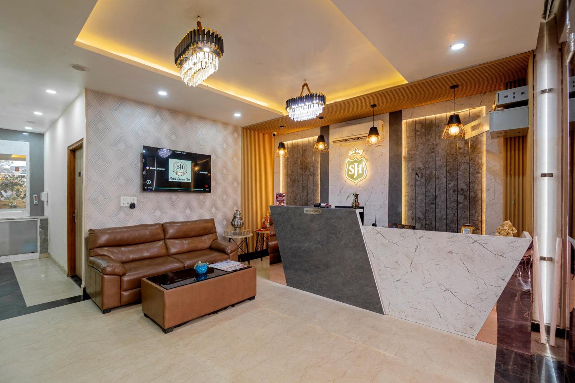 Shree Jee Hotel - Nit Faridabad Buitenkant foto