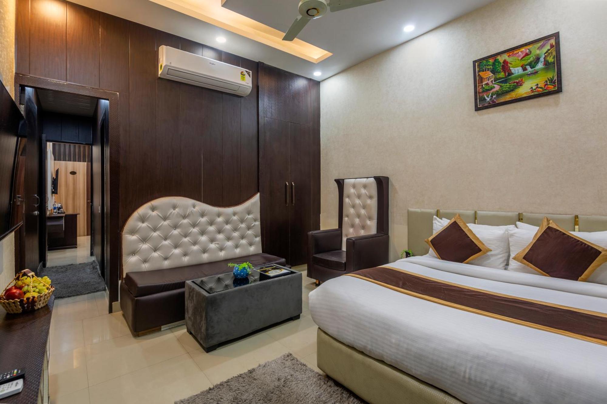 Shree Jee Hotel - Nit Faridabad Buitenkant foto